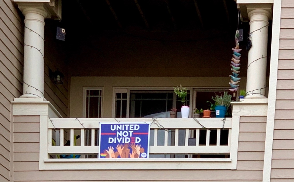 Balcony sign